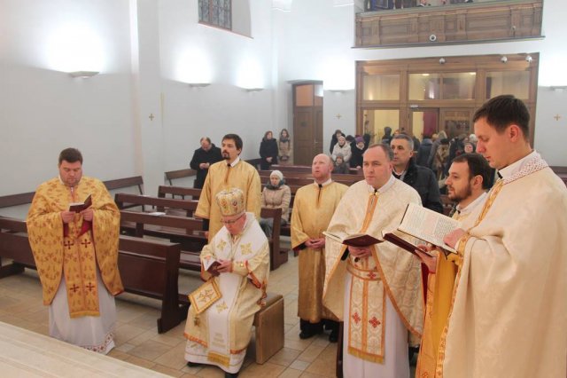 УКРАЇНСЬКА ЛІТУРГІЯ У ВІЛЬНЮСЬКОМУ ХРАМІ ІСУСА МИЛОСЕРДНОГО