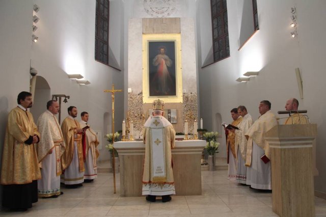 УКРАЇНСЬКА ЛІТУРГІЯ У ВІЛЬНЮСЬКОМУ ХРАМІ ІСУСА МИЛОСЕРДНОГО