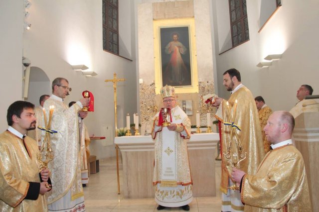 УКРАЇНСЬКА ЛІТУРГІЯ У ВІЛЬНЮСЬКОМУ ХРАМІ ІСУСА МИЛОСЕРДНОГО